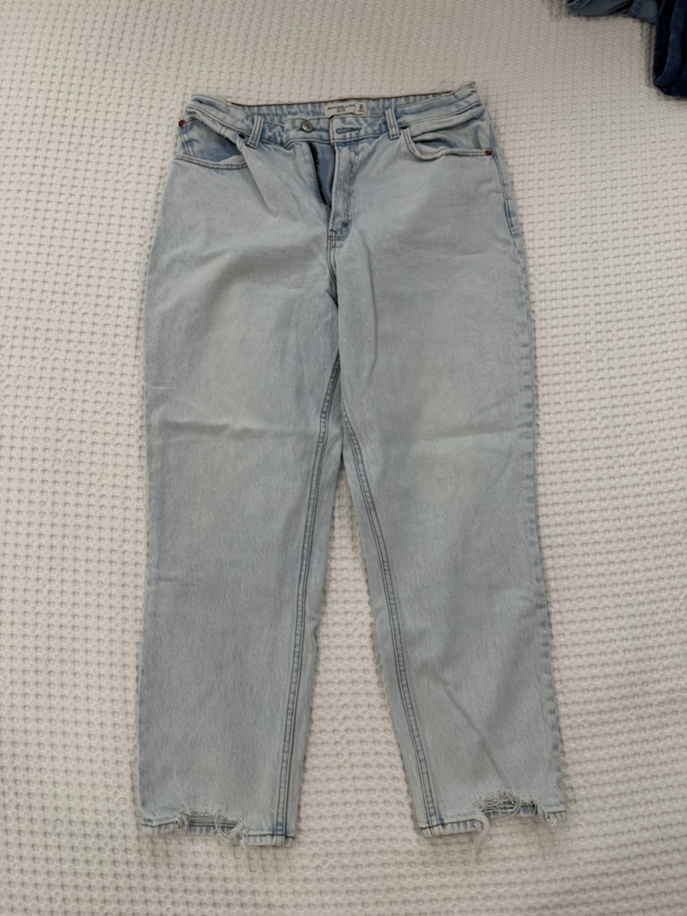 Abercrombie Women's Light Wash High Rise Mom Jean Curve Love Size 30/10R
